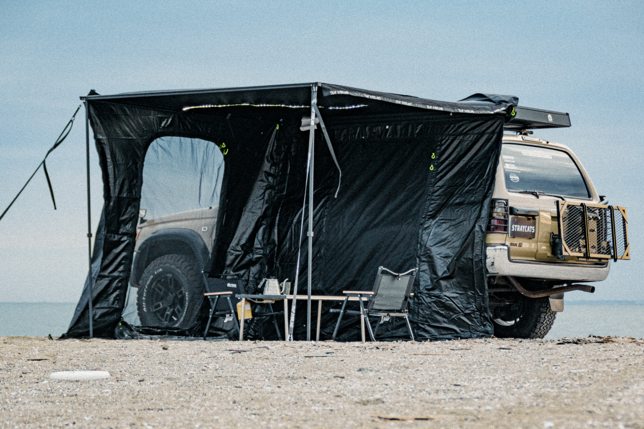 Trail Awning 4 Side Wall 斜め2