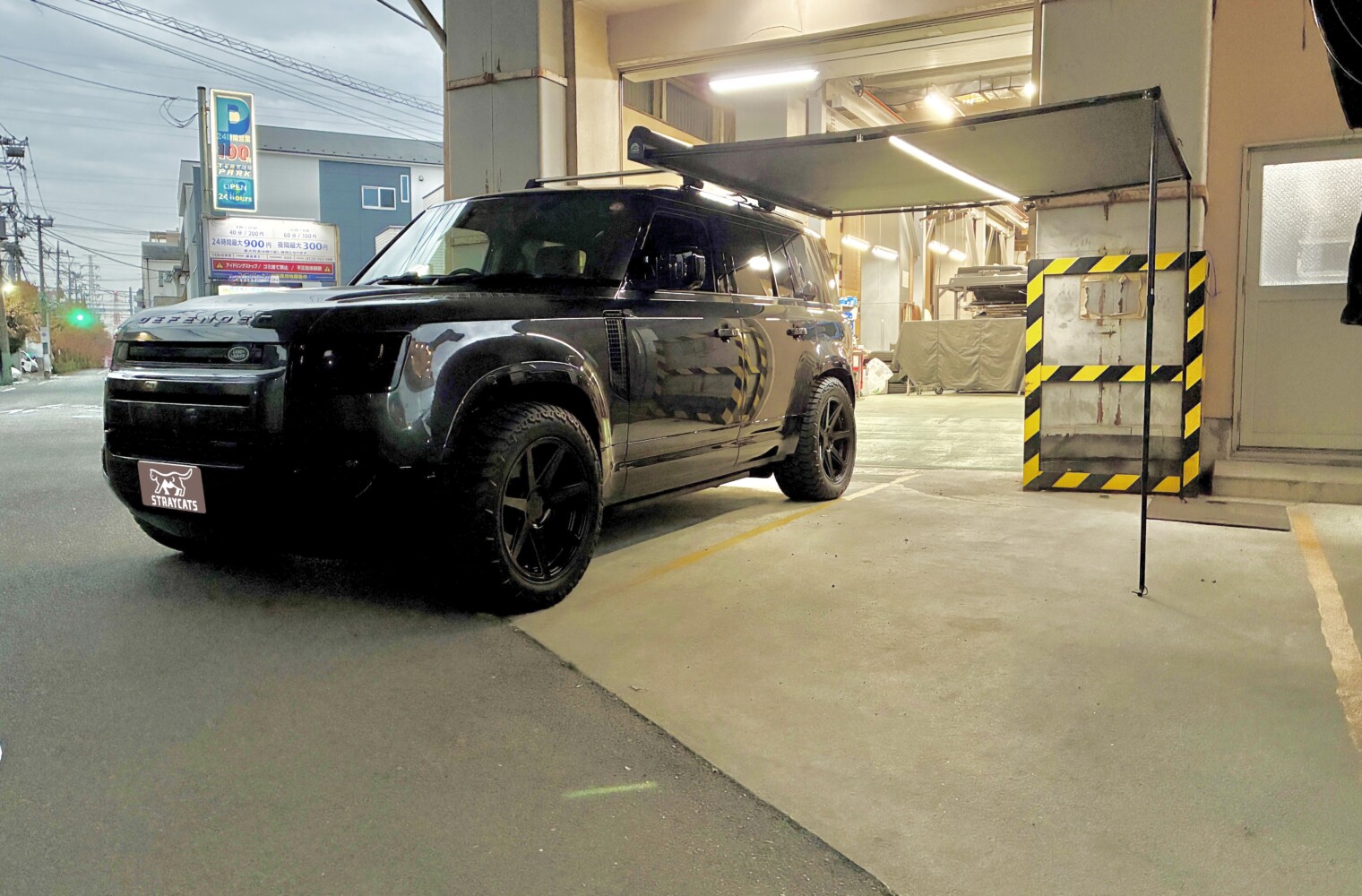 ディフェンダーにTRAP OVERLANDのオーニングを取り付け！