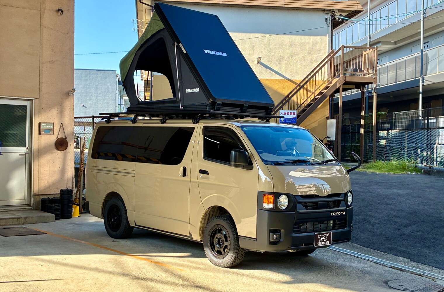 ハイエースにYAKIMAのルーフテントを取り付けました！
