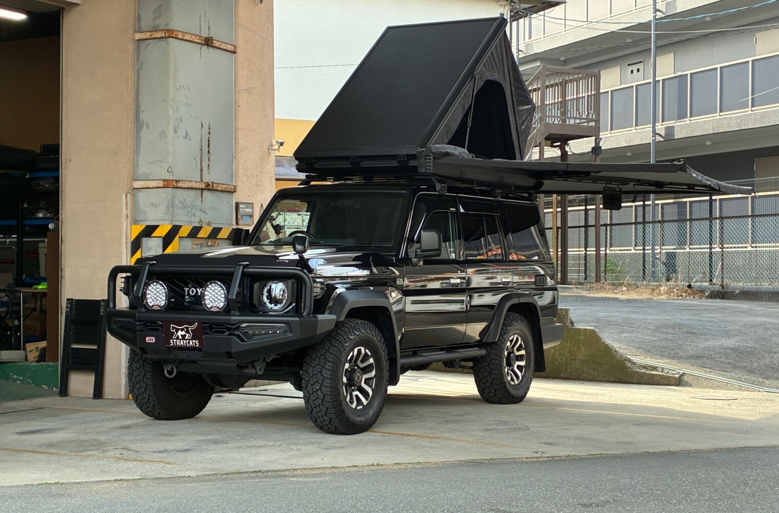 ランクル70にGIWORKS ルーフテント,オーニングを取り付け！