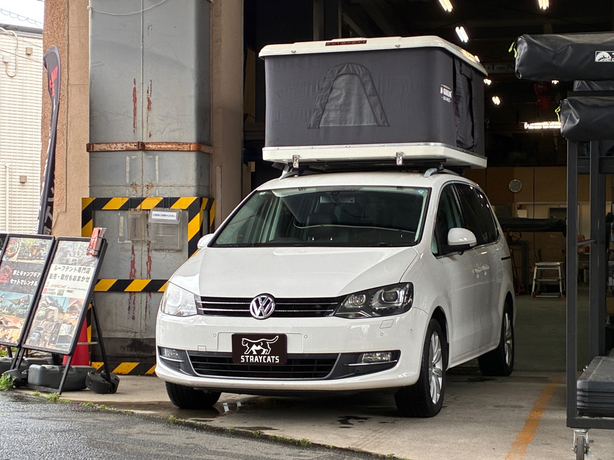 VWシャランにオートホームのルーフテントを取り付け‼ - STRAYCATS
