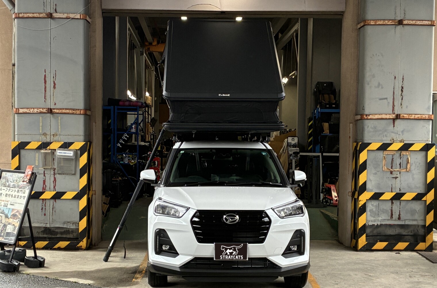 ロッキーにTRAP OVERLAND ルーフテントを取り付け！